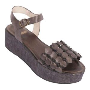 Bernardo Tooled Vachetta‎ Leather Cork Platform Wedge Sandal Size 7 Women